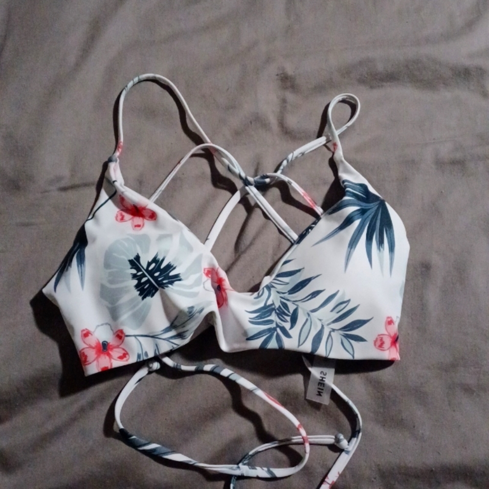 Strappy bikini top